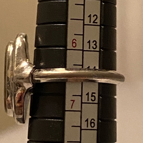 Avon Vintage Pretty Albalone size 6 1/2 Silver Ring. - Picture 6 of 7